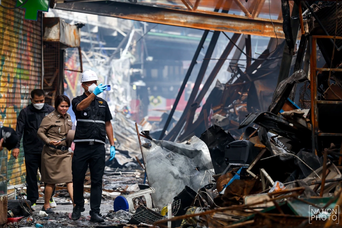 ช็อกเห็นสภาพร้าน! ผู้ประกอบการลมจับคา คลองถมเซ็นเตอร์ พฐ. ลุยตรวจเหตุไฟไหม้