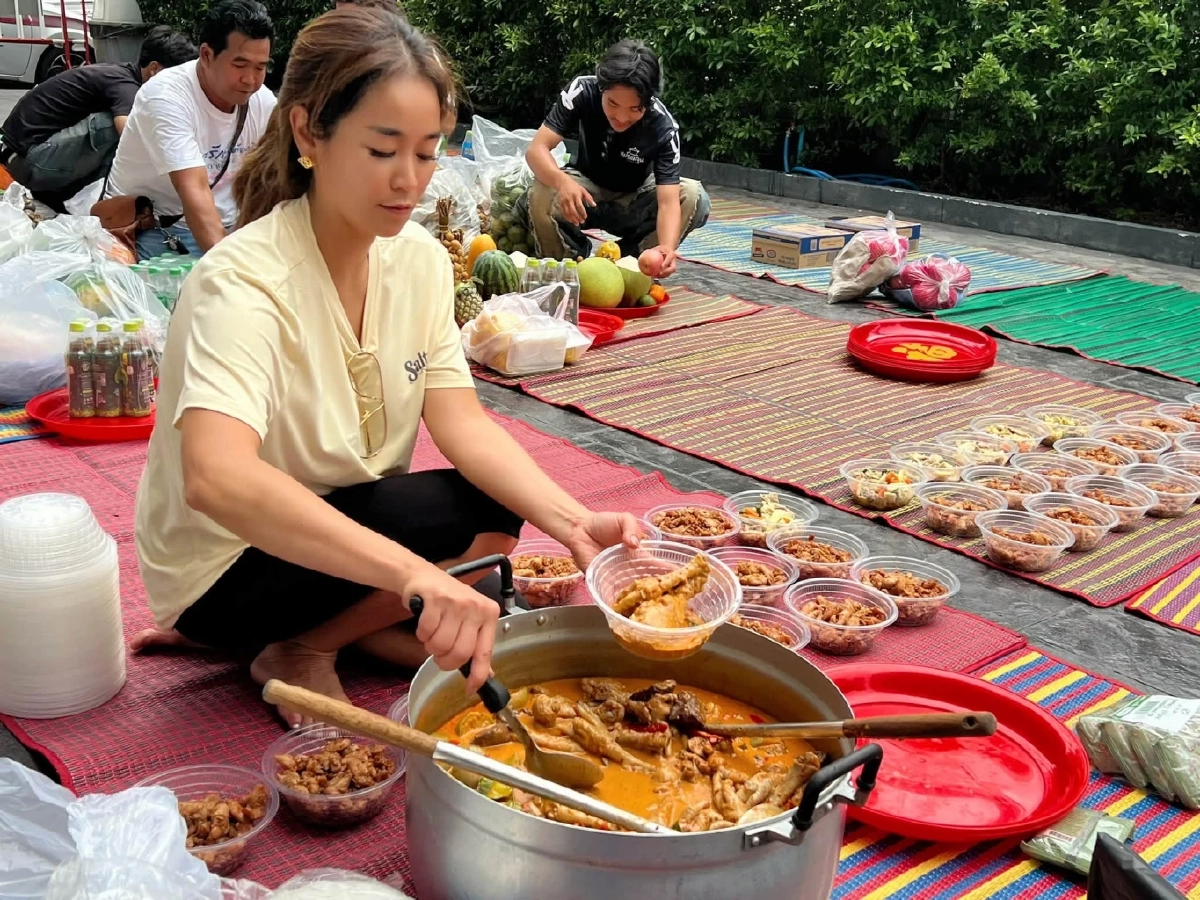 เลขเด็ดงวดนี้ 1/9/69 เลขธูป "จูน กษมา" ทำบุญวันเกิด จัดงานเลี้ยงให้กับผีไร้ญาติ