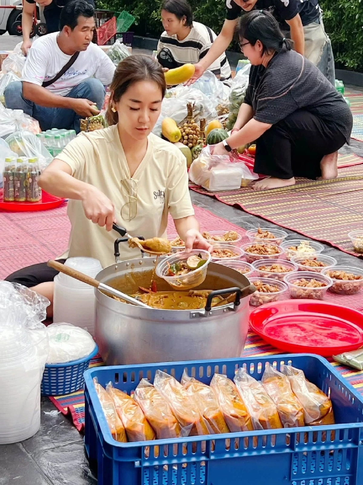 เลขเด็ดงวดนี้ 1/9/69 เลขธูป "จูน กษมา" ทำบุญวันเกิด จัดงานเลี้ยงให้กับผีไร้ญาติ
