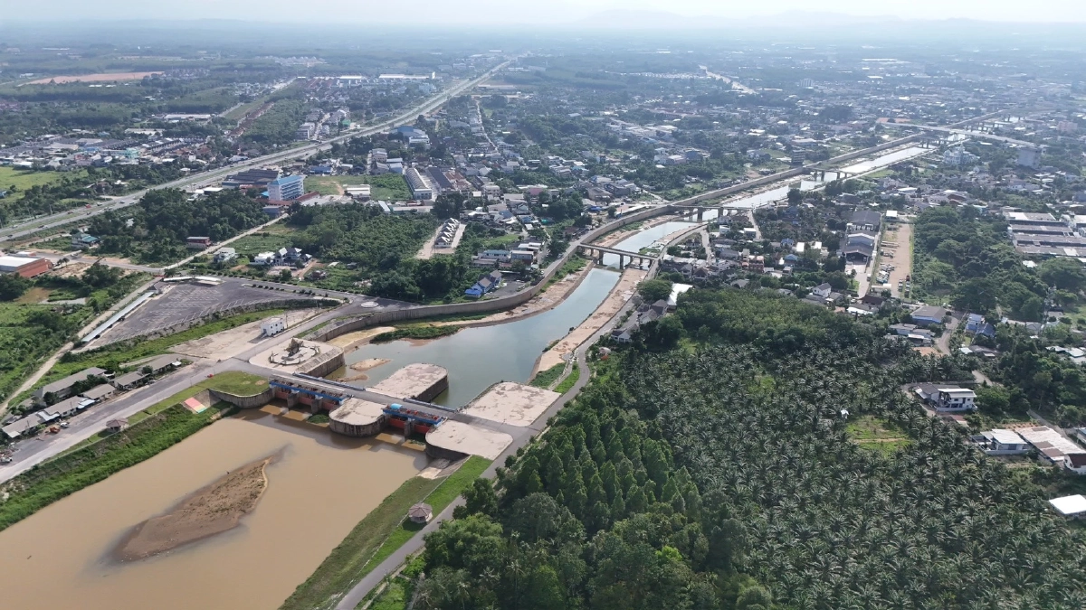 กรมชลประทานเร่งฟื้นฟูคลองระบายน้ำ ร.1 สงขลา รับฤดูฝนภาคใต้
