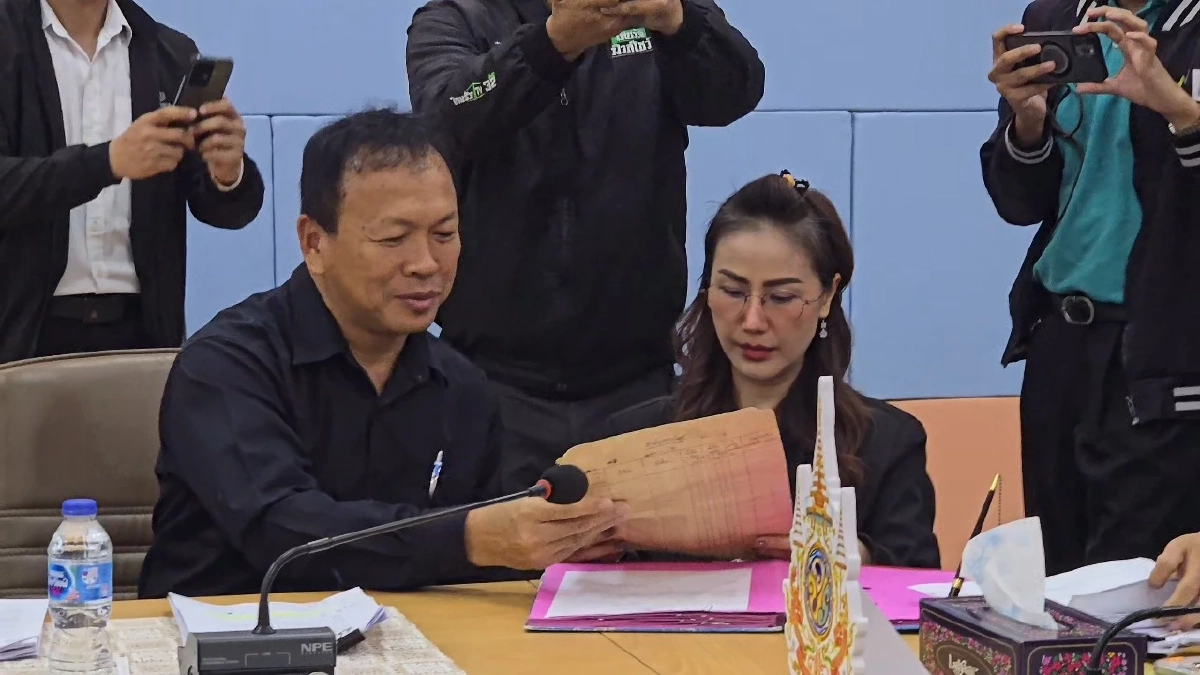 ตำรวจคุ้มกันแน่น! เจ้าอาวาส หอบโฉนดตัวจริง ยื่นคัดค้านการออกใบแทน