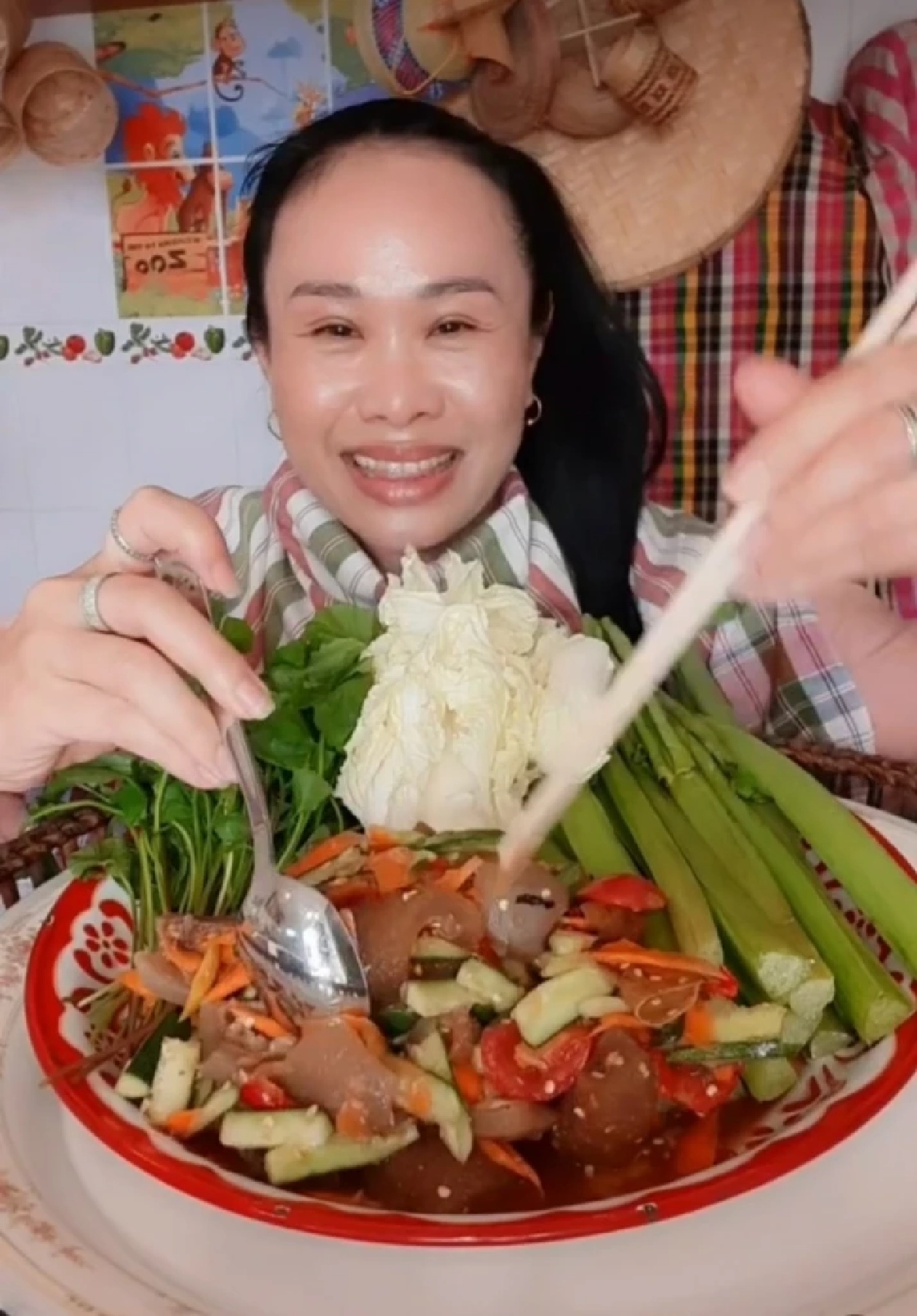 "ลำดวน บางรักซอย 9"  ออกมาซัด! พวกเกาะกระแส ยันยังอยู่ดี แย้มข่าวดีเตรียมแต่งงาน