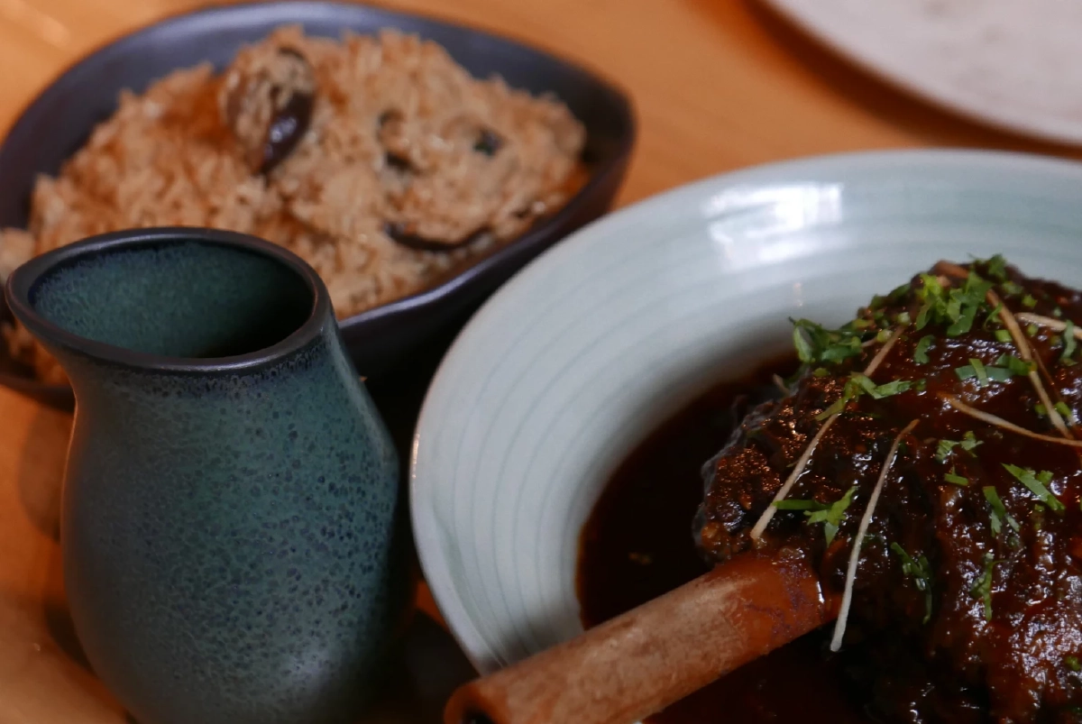 “Chef Vicky Ratnani” แท็กทีม “JHOL” รังสรรค์อาหารอินเดียยุคใหม่