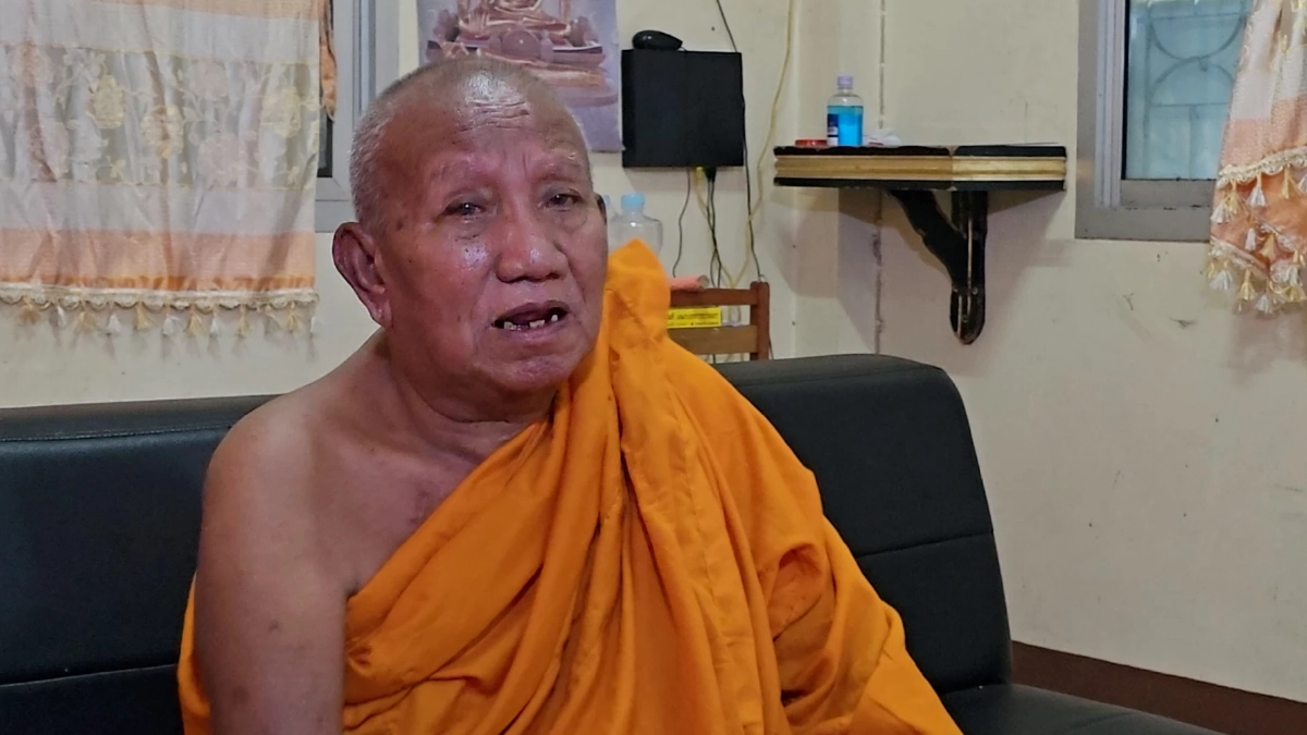 หามส่ง รพ. "เจ้าอาวาสวัดป่าอดุลยาราม" วูบหน้ามืด หลังพักผ่อนน้อย-ฟอกไต