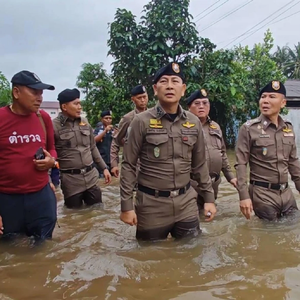 นักวิชาการ แนะ "บิ๊กราญ" รับไม้ต่อกู้วิกฤตความเชื่อมั่นสีกากี