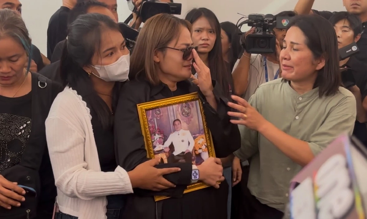 สุดเศร้า! ครอบครัวรับร่าง เหยื่อกราดยิงโรงเรียน ญาติผู้ก่อเหตุเครียด ไม่ตอบสื่อ
