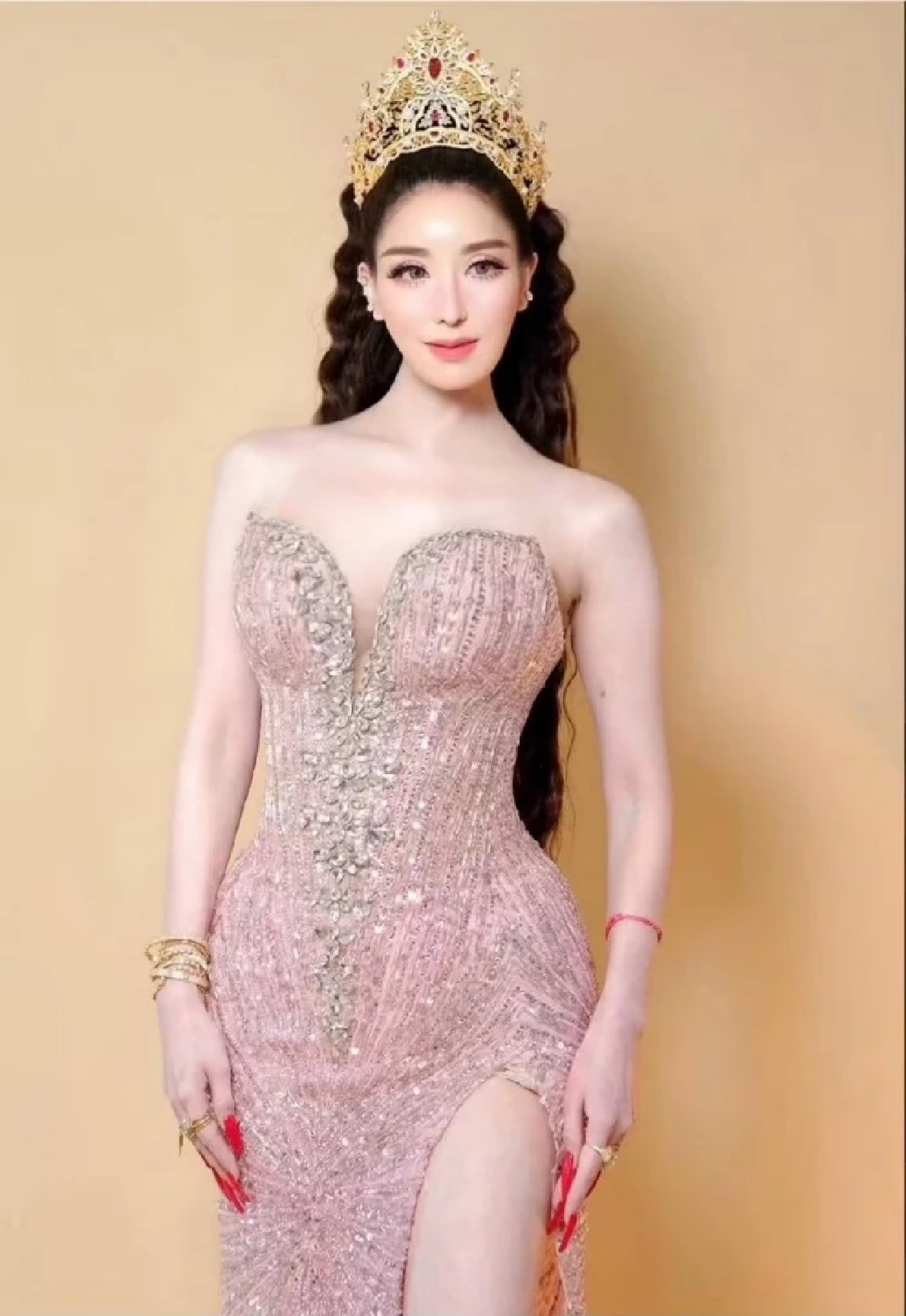คนไทยไม่ทิ้งกัน! "ฮันนี่" ส่งน้ำใจสนับสนุน ช่วยพี่น้องชาวน่าน