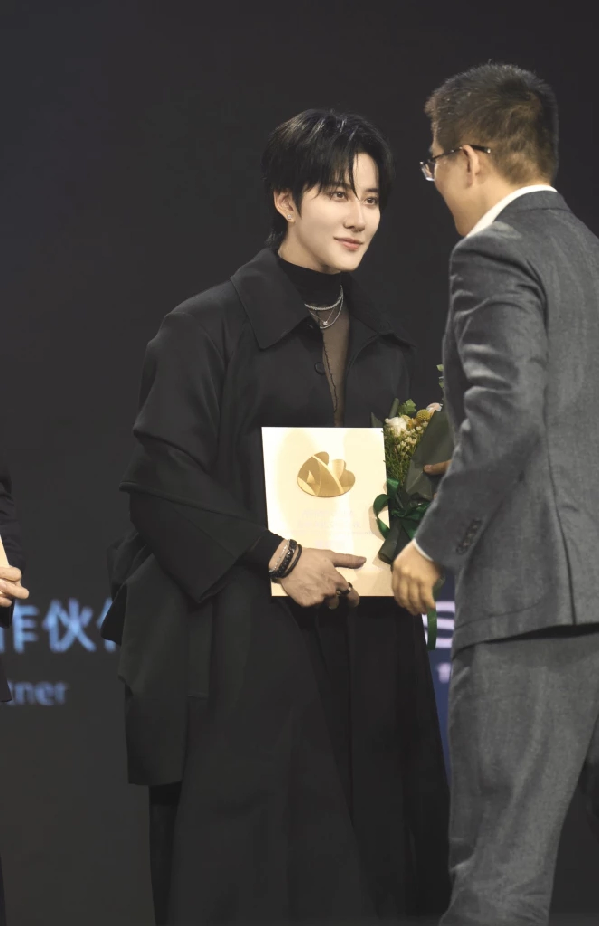 'ไมค์ พิรัชต์' ปังไม่หยุด! คว้ารางวัลเกียรติยศ Weibo 2026 ตอกย้ำสู่เวทีโลก
