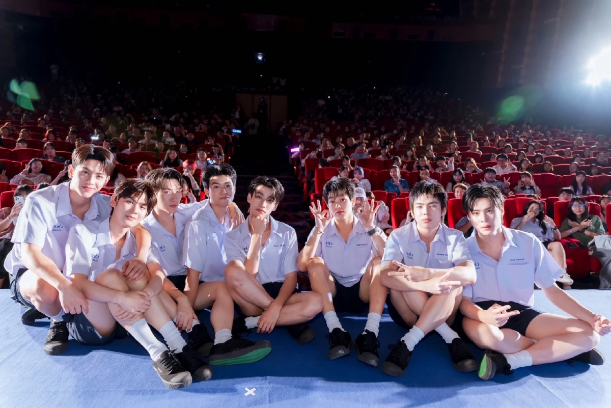 "Tia51" เปิดคลาส "LOVEx3 หลักสูตร(รัก)ภาคบังคับ" ยกทัพ 8 หนุ่มสุดฮอต บุกสยามภาวลัย