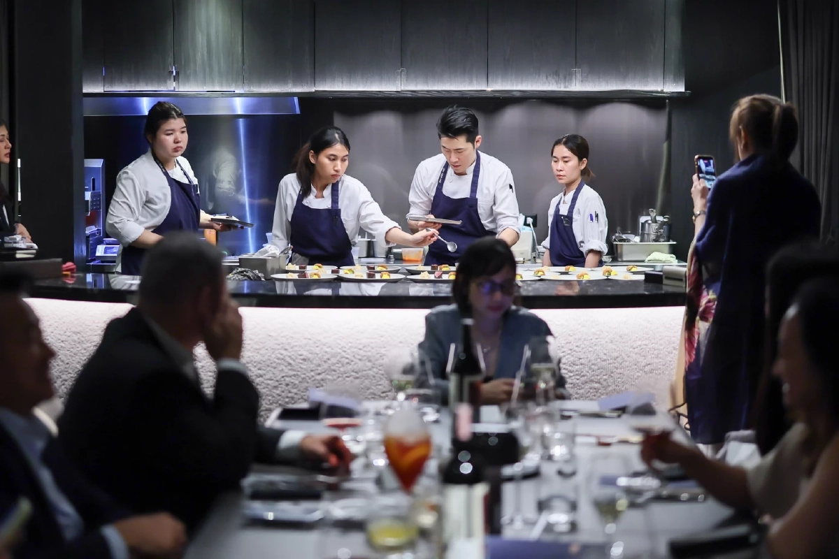 เปิดประสบการณ์ สัมผัสเบื้องหลังโลกแห่งรสชาติ กับเชฟระดับมิชลิน