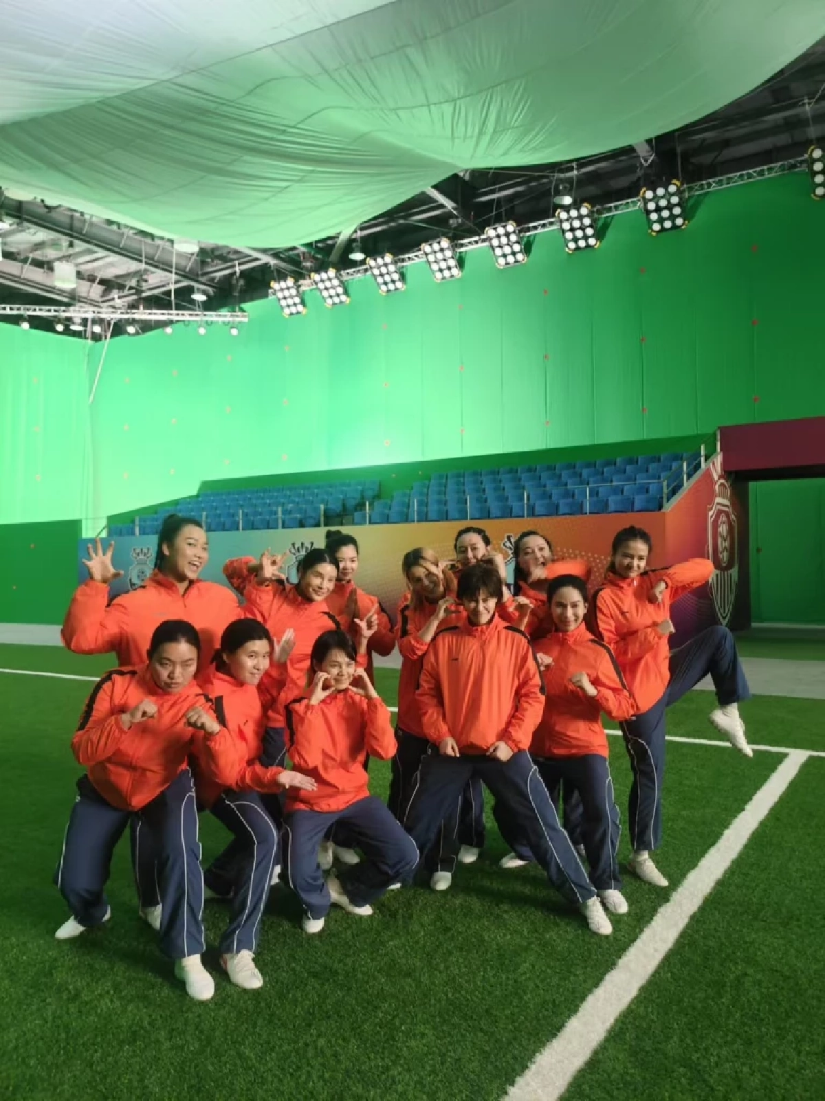 "มีมี่ บารมี" โดนใจพระเอกในตำนาน "โจว ซิงฉือ" ดึงตัวเล่นหนังจีน Kung Fu Soccer