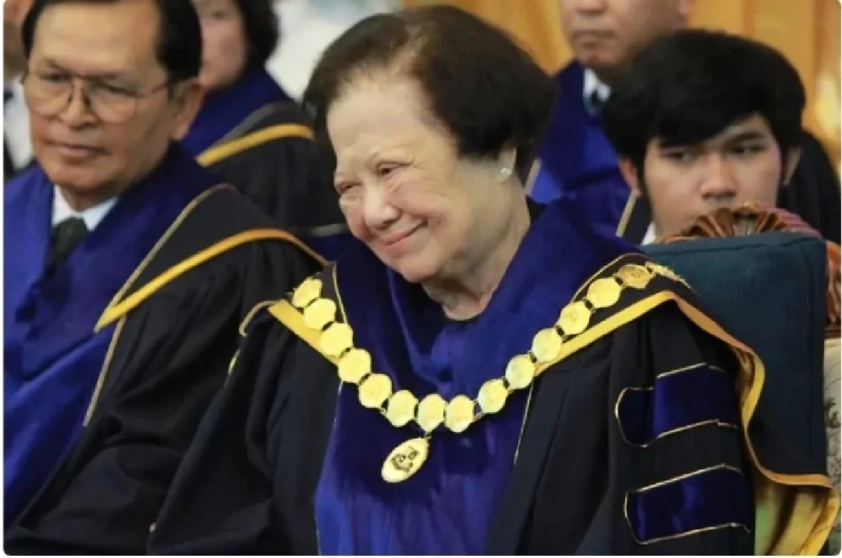 "ลูกสาวอาจารย์แม่" โพสต์แจ้งข่าว ทำสะเทือนโลกออนไลน์ติดตามอย่างใกล้ชิด