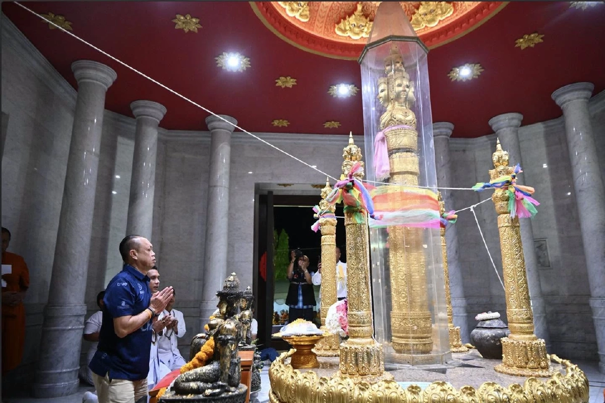 "เนวิน" สวนดราม่าขาสั้น ลั่นศรัทธาด้วยหัวใจ ไม่ใช่เครื่องแต่งกาย 10 ปีไม่มีใครทักท้วง