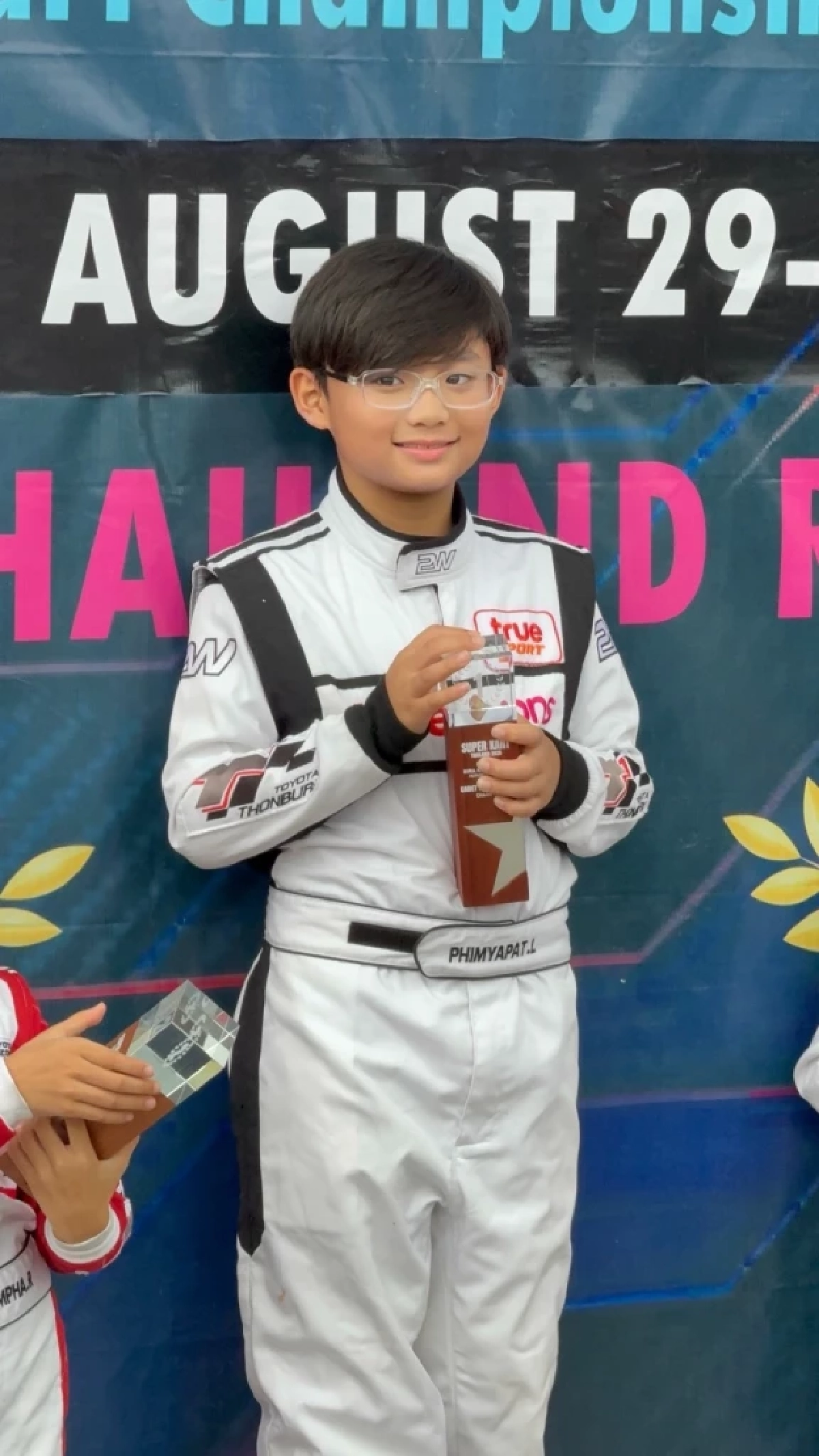 สุดยอด! "เบนซ์ พริกไทย" ปลื้มใจลูกชาย "น้องแมคลาเรน" คว้าแชมป์โกคาร์ต สนามที่ 2