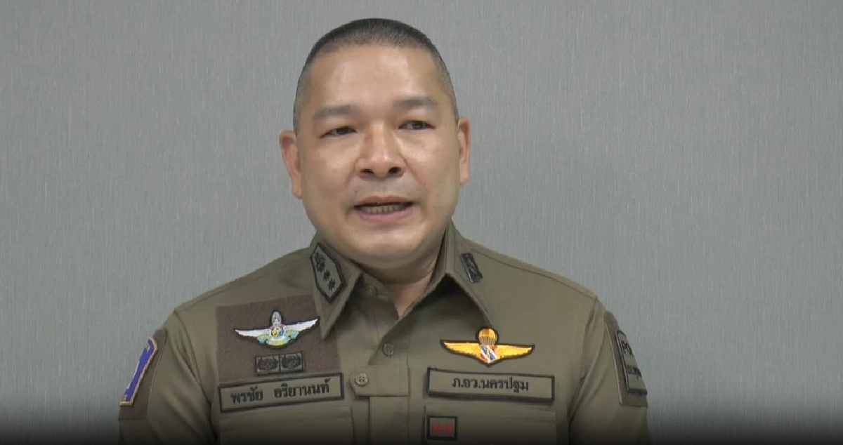 งานเข้า หนุ่มหัวร้อนทุบรถเบนซ์ ตร.จ่อแจ้งข้อหา ด้านวิทยาลัยดังเตรียมเช็กสถานะ แอบอ้าง?