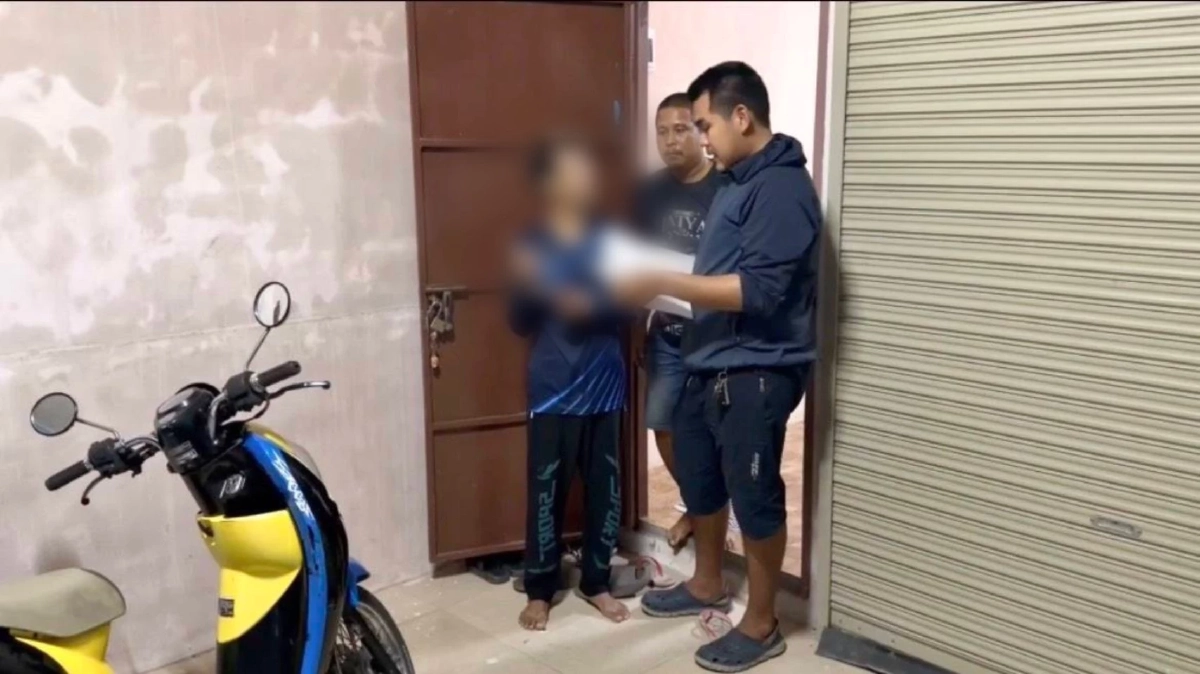 ปคม. รวบพ่อเลี้ยงหื่น ข่มขืน-อนาจารลูกเลี้ยงวัย 16 ปี คาบ้านเช่า