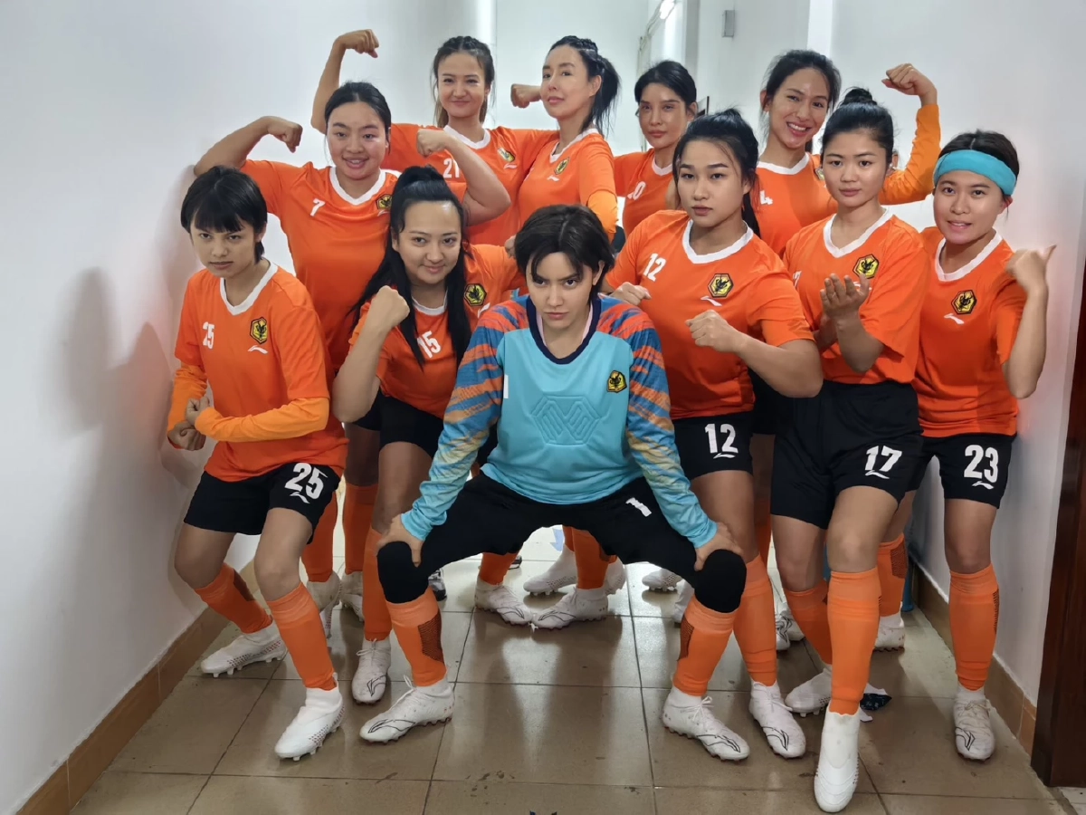 "มีมี่ บารมี" โดนใจพระเอกในตำนาน "โจว ซิงฉือ" ดึงตัวเล่นหนังจีน Kung Fu Soccer