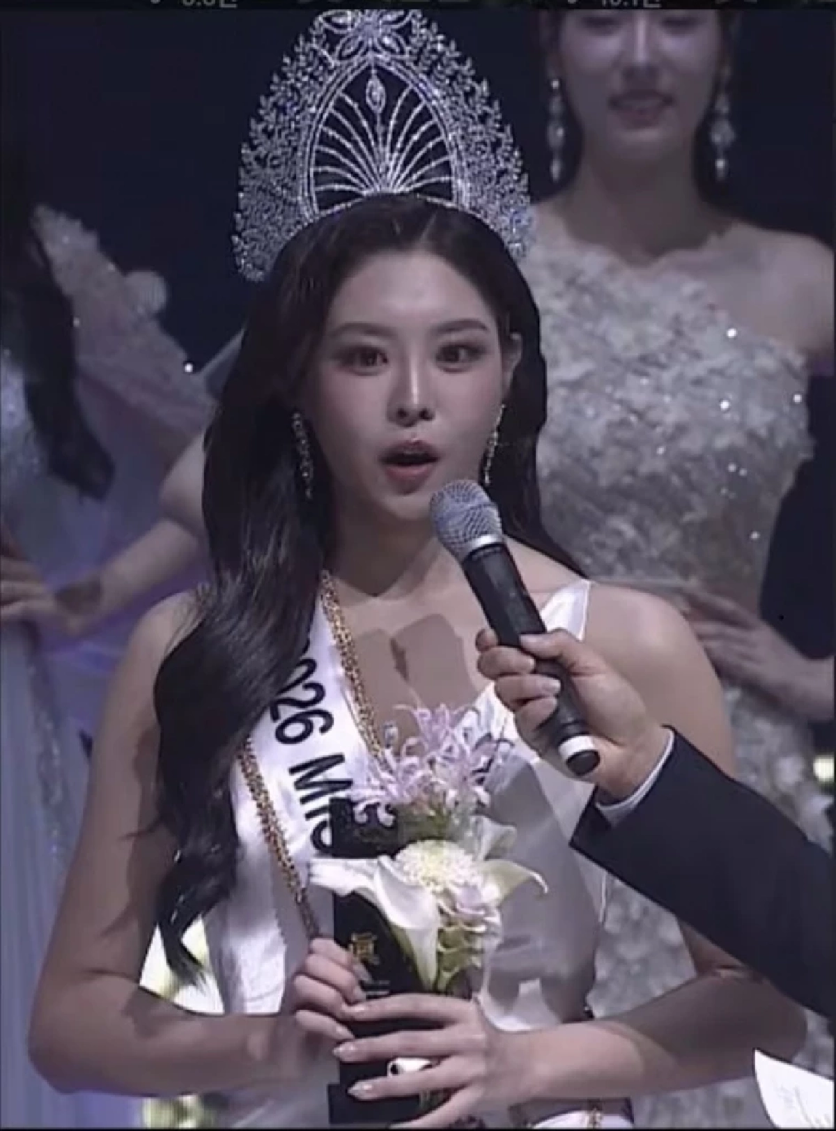 แซ่บ! "นางงามชื่อดัง อ. เพิ่งได้ตำแหน่ง" ถูกขุดภาพอดีตแชร์ว่อนโซเชียล