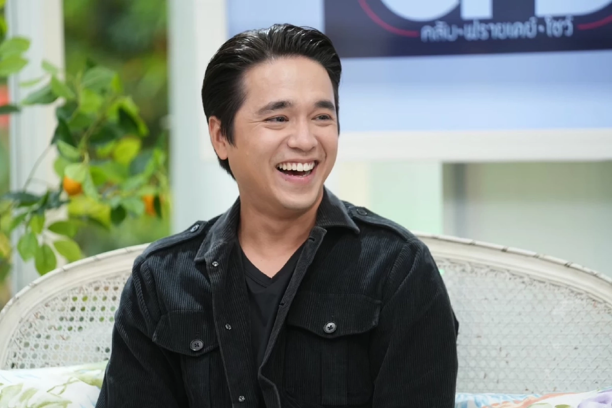 เพิ่งรู้ “อเล็กซ์ เรนเดลล์”  ใช้วิธีจีบสาวกดไลก์รัวๆจนได้แต่งงาน