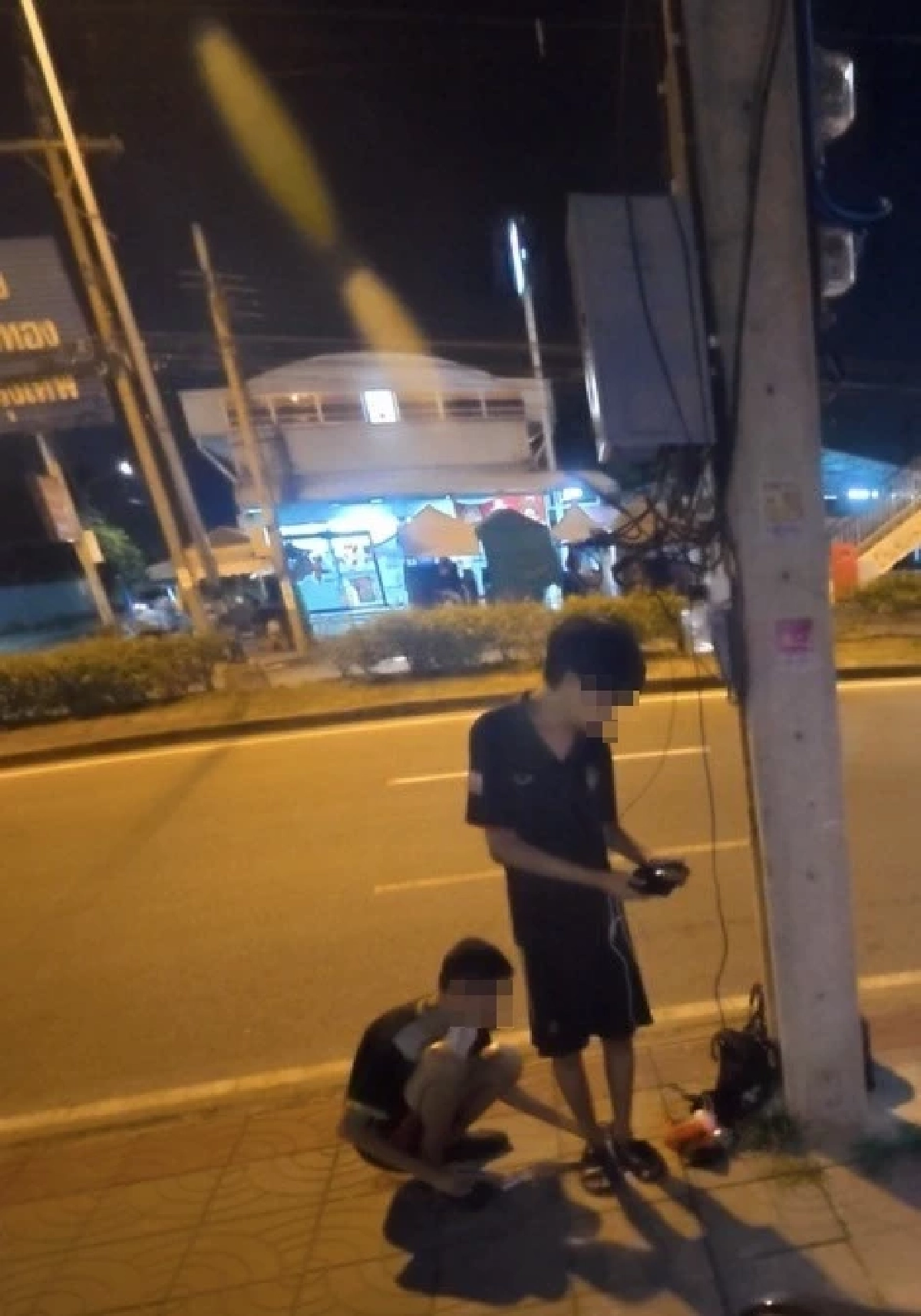 สะเทือนใจ พี่จบนิติฯ ตกงาน พาน้องคุ้ยถังขยะหาข้าวกิน น้ำไฟถูกตัด-เหลือติดตัว 600