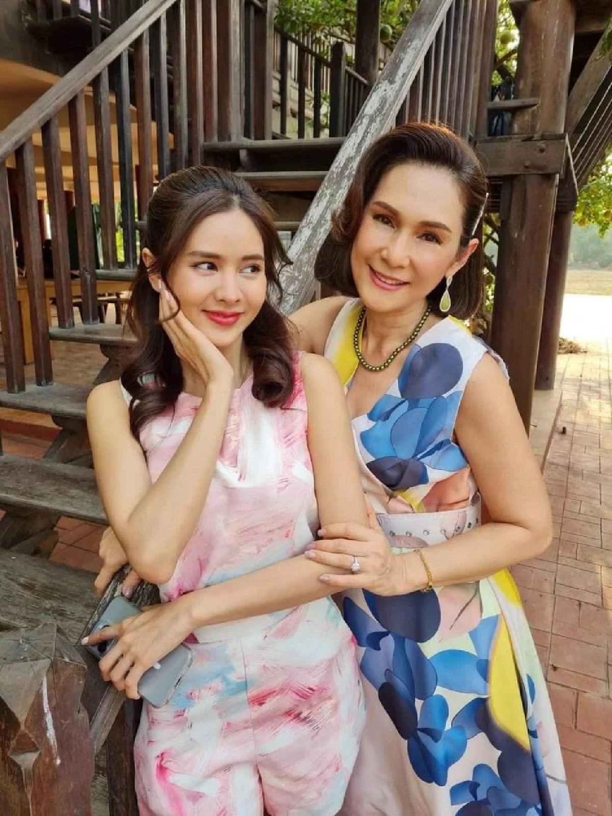 เปิดชีวิตปัจจุบัน “จอย จามจุรี” อดีตนางร้ายยุค 90 แม่ของ “หนุ่มซิ่งเจ็ตสกี”