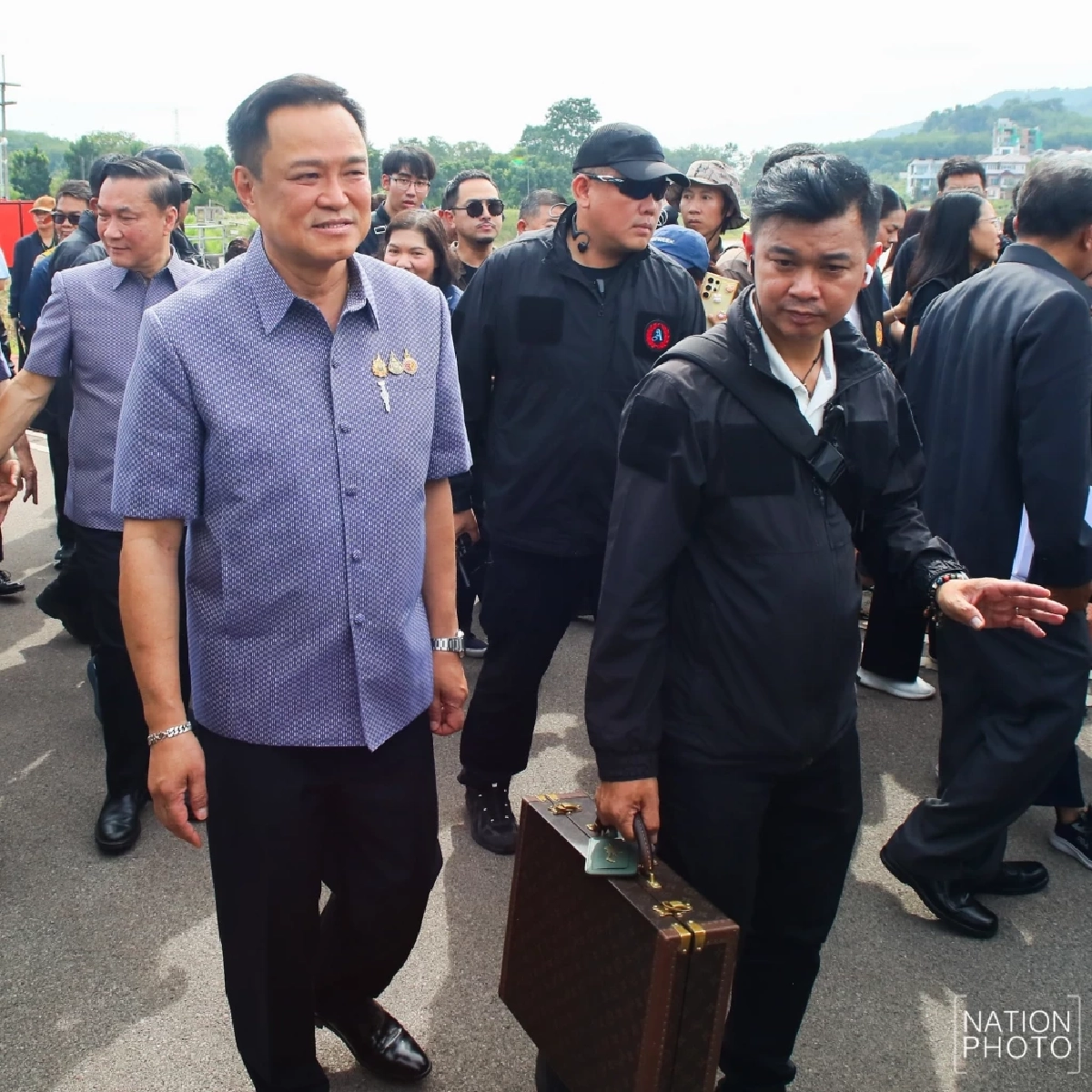 ส่องเลขเด็ด "อนุทิน" นำทีม ครม.สัญจรหาดใหญ่ แห่ซื้อทะเบียนรถบัส EV