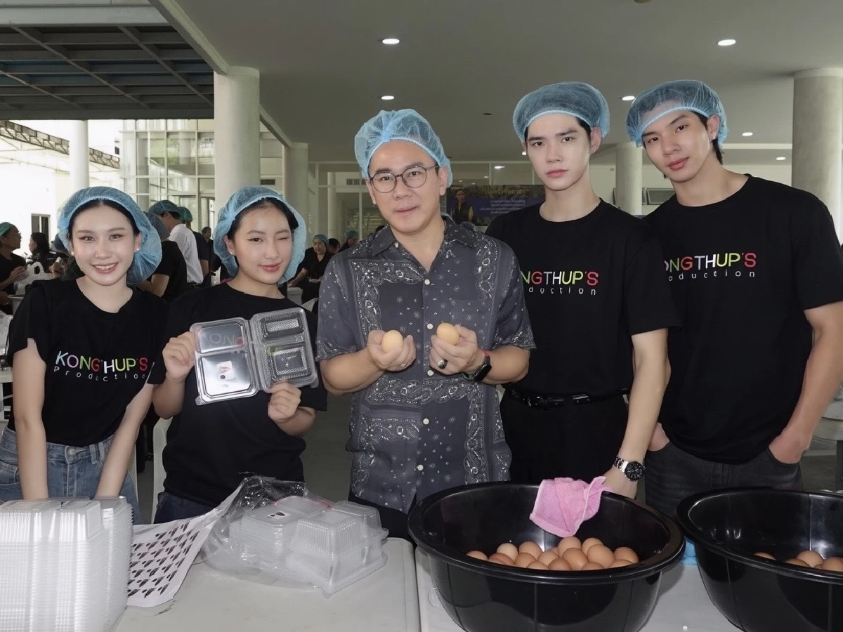 'หล่งลี–อาร์ม–โฟล์ค–บีเบล' รวมพลังจิตอาสา เปิดโรงครัวช่วยน้ำท่วม