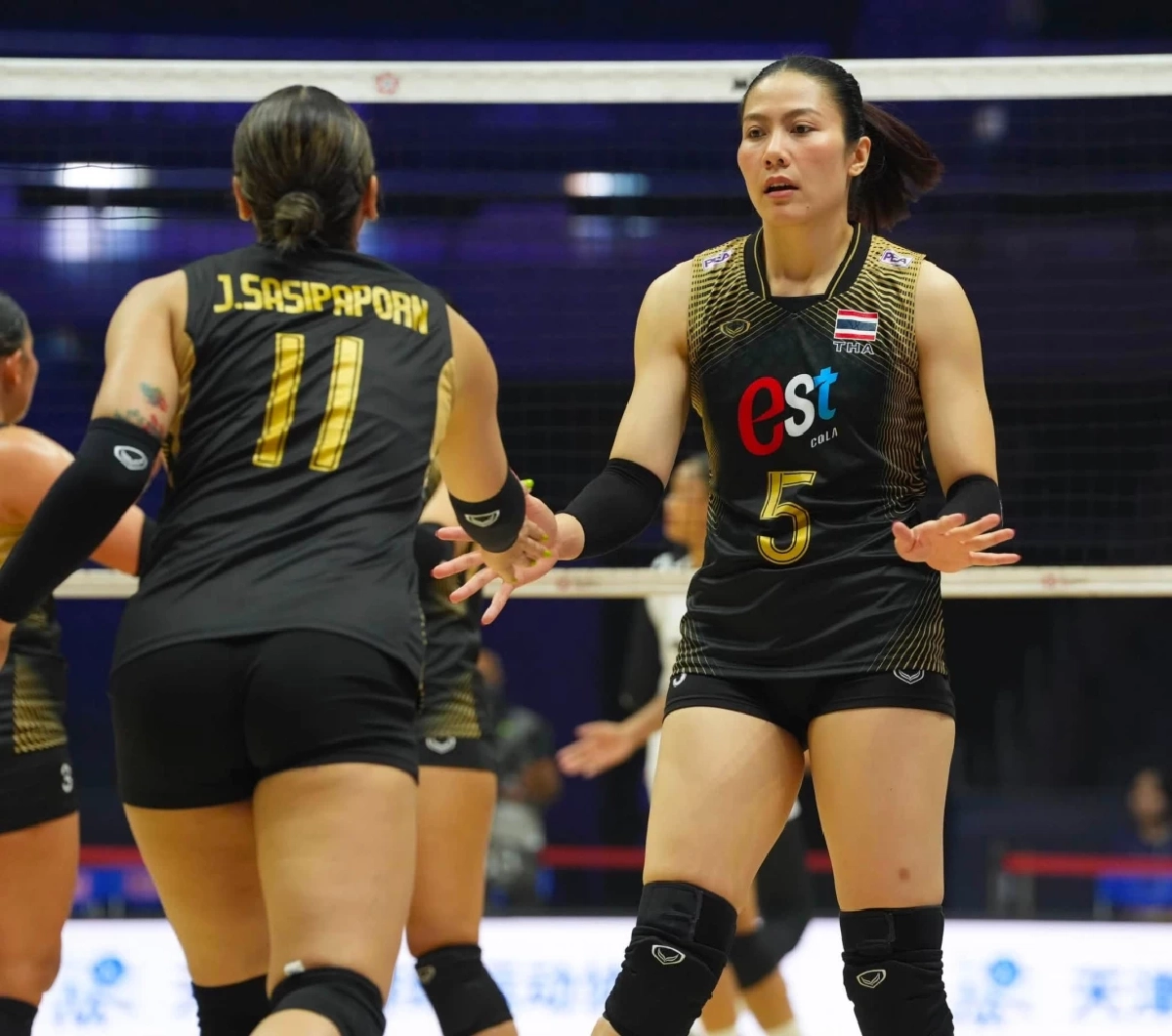 "ต่อ เฉลิมฉาน-ทัดดาว" ทำหน้าที่ถือธงไทย เข้าสู่พิธีเปิดเอเชียนเกมส์ 2026