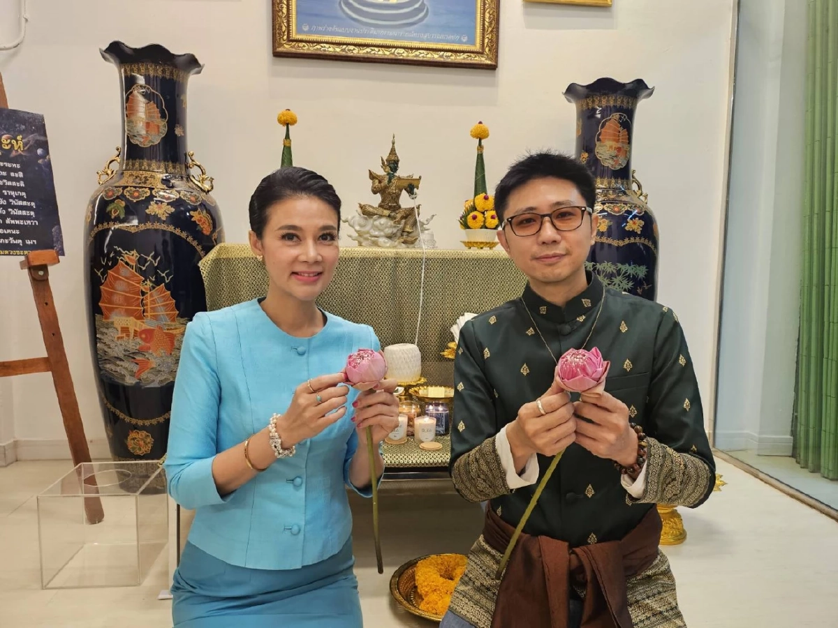 "ปู มัณฑนา" ใจเย็นขึ้นแล้ว เข้ากราบเท้าขอพร "พญาพิเภก" แก้ดวง ชีวิตเปลี่ยน