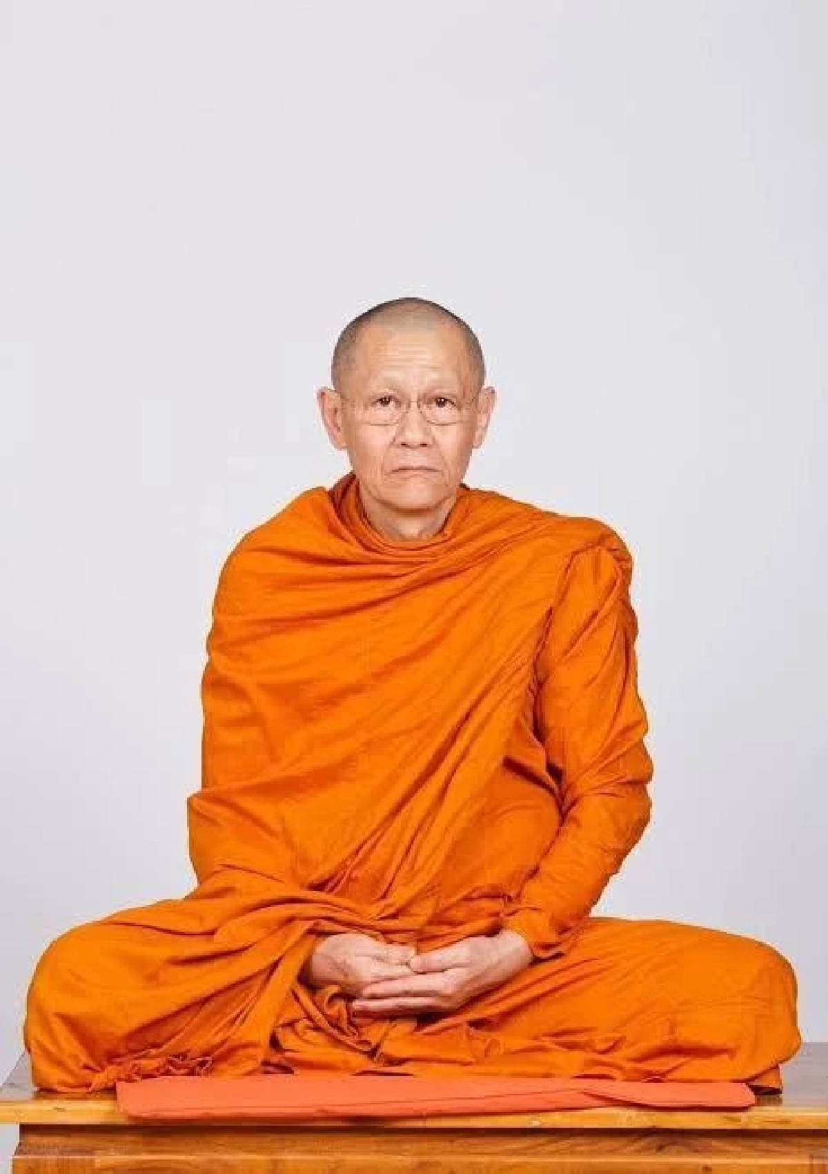รู้จัก "ปุณยวีร์"  สีกาคนสนิท "หลวงพ่ออติโชติ" พัวพันคดีเงินวัด 92 ล้าน