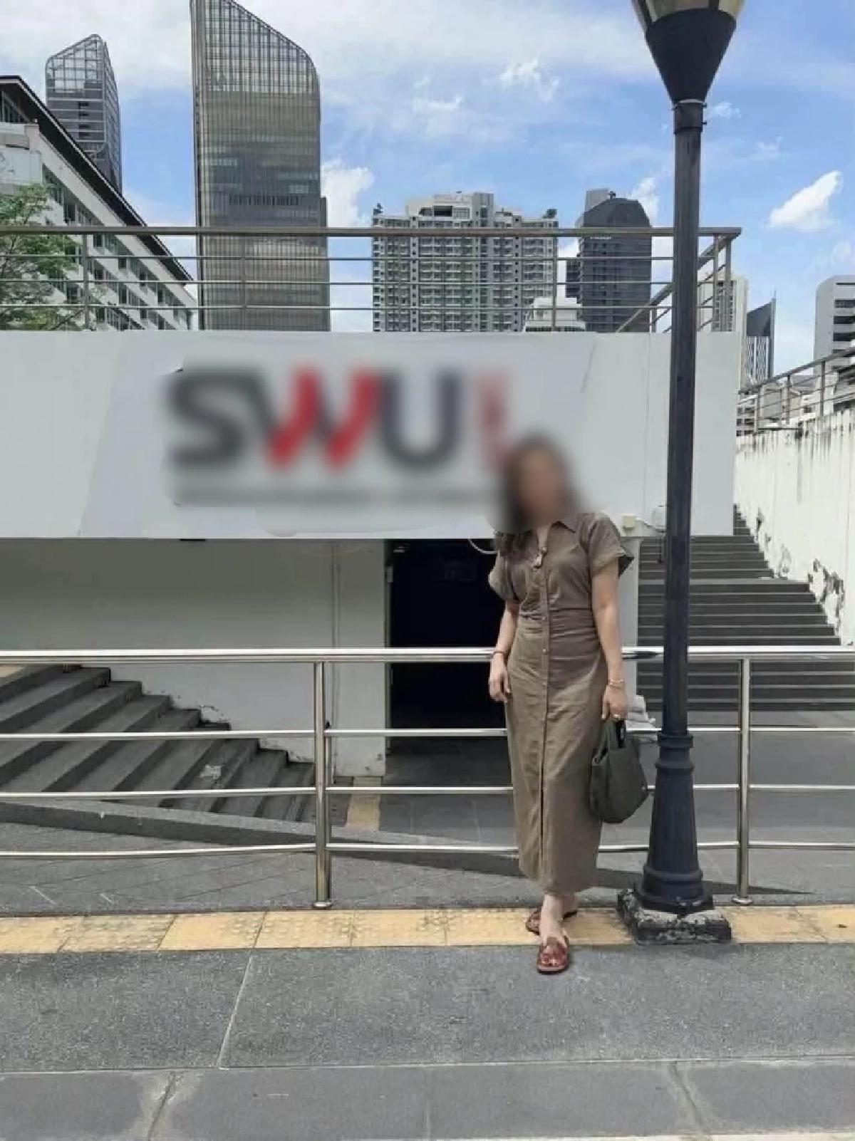 เปิดประวัติ "สีกาเอ๋" เส้นทางสัมพันธ์ "อดีตหลวงพ่อโชติ" แซ่บไม่ธรรมดา