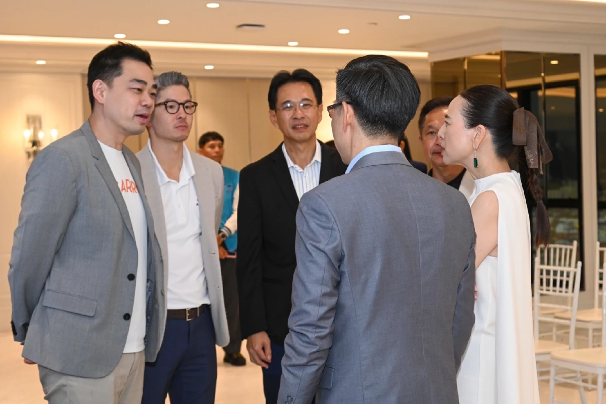 "มาดามแป้ง" จับมือ Mr. Aaron CARRO จากสิงคโปร์ สร้าง EV Ecosystem ในไทยครบวงจร