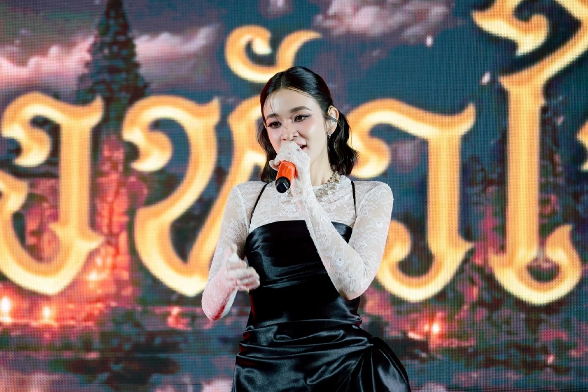 'ปุยนุ่น-บิ๊นท์' คู่บุญเคมีพุ่ง 'ข่มขลัง' เปิดฤกษ์แรง ติดเทรนด์ X  โลก