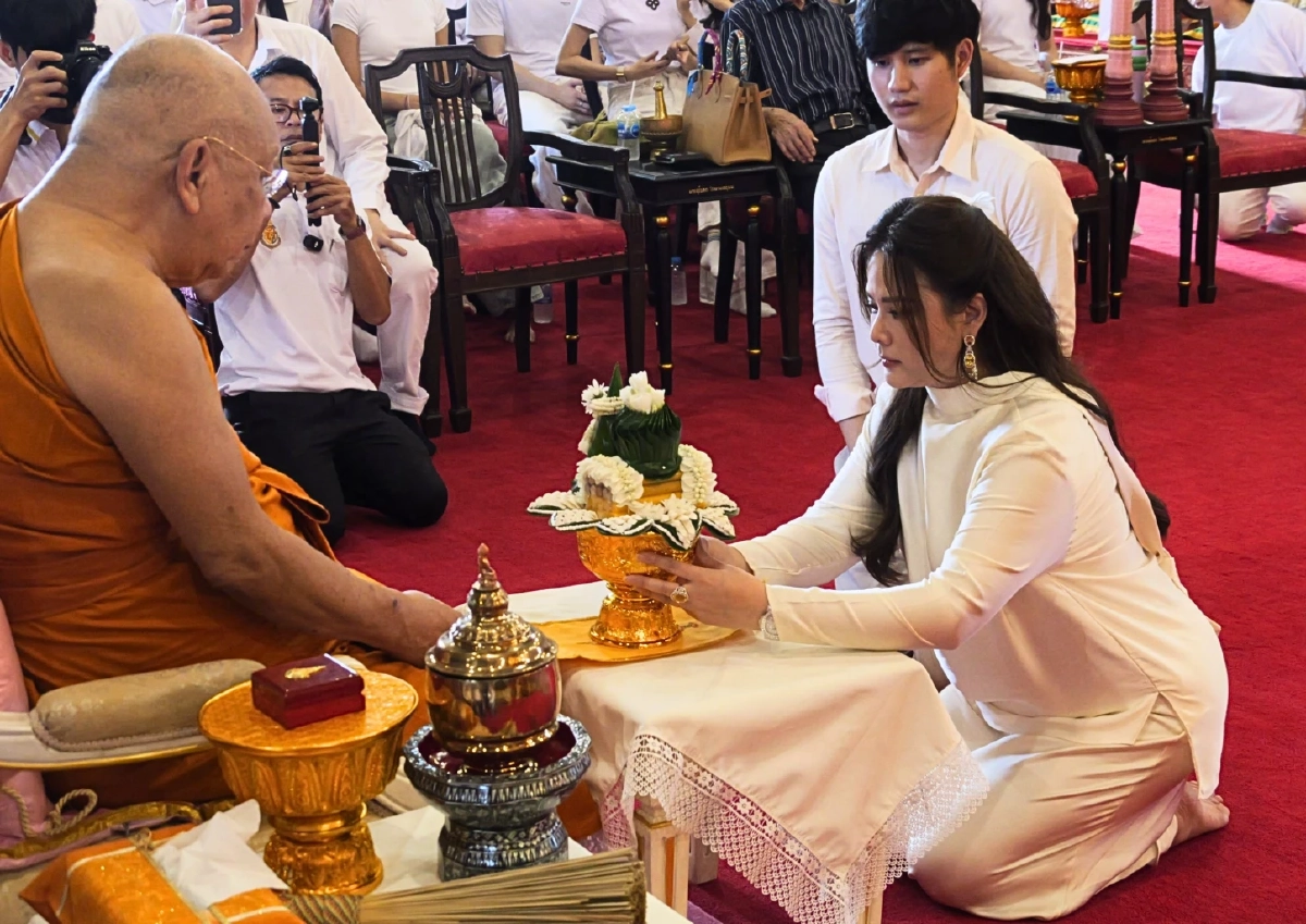ส่องเลขมงคล "ติ๊ก กัญญารัตน์" ทำบุญวันเกิด ที่วัดโพธิ์ สุดอบอุ่น เลขเด็ด 16/9/69