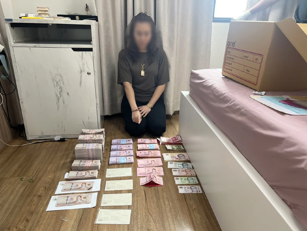 กองปราบลุยค้นบ้าน "สีกาเอ๋" ยึดทองคำ 90 บาท เงินสด 3.5 ล้านบาท