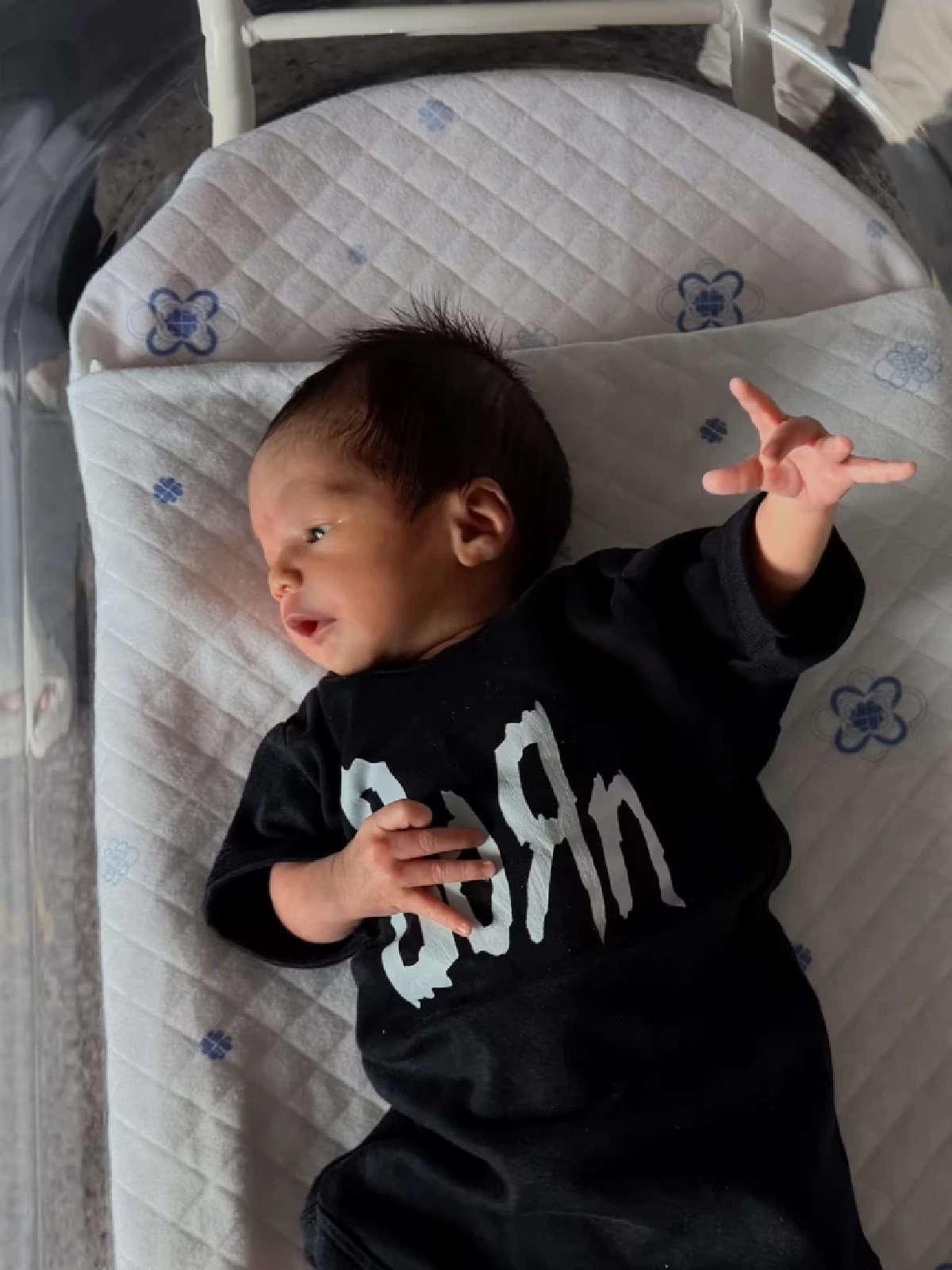 ทายาทตระกูลสิงห์มาแล้ว! "มายด์ ลภัสลัล" ถือฤกษ์ดี คลอดลูกชายคนแรก