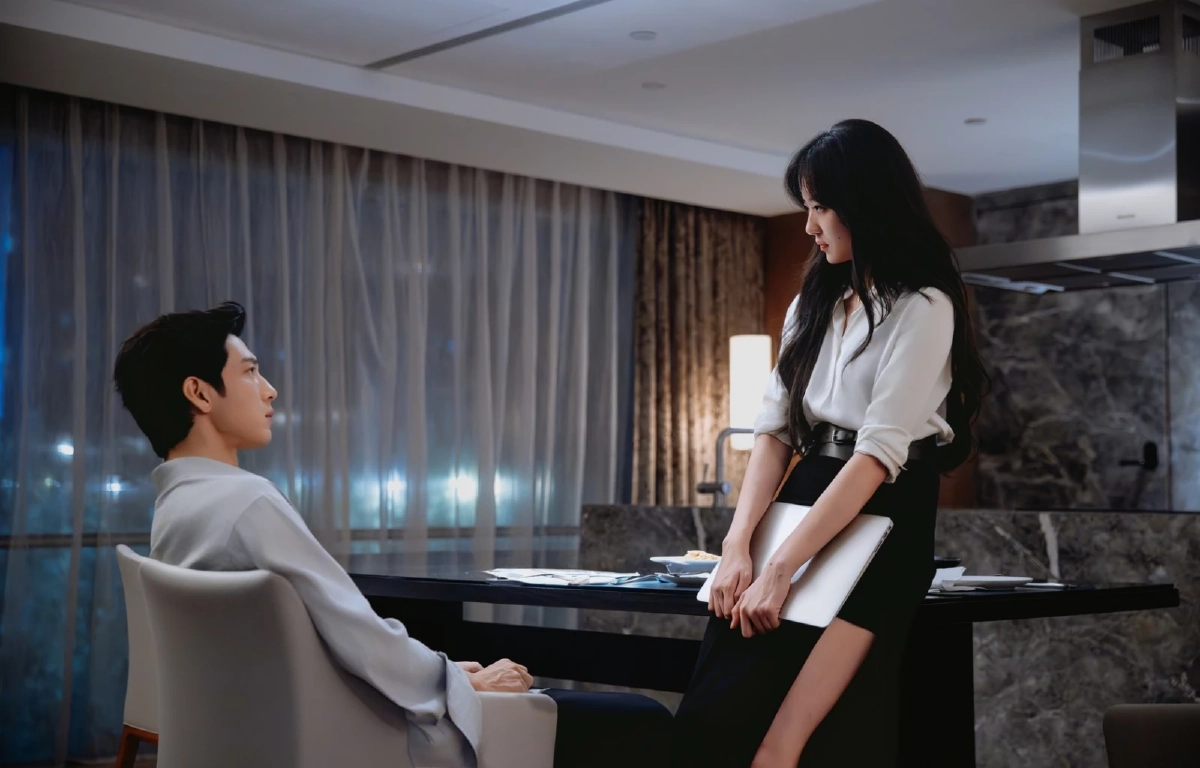 เรื่องย่อ "ซีรีส์ ฤดูใหม่นี้มีเพียงสองเรา" พุ่งแรง No.1 Netflix 'จิ่งป๋อหราน -  ซุนเชียน'เคมีปีศาจ