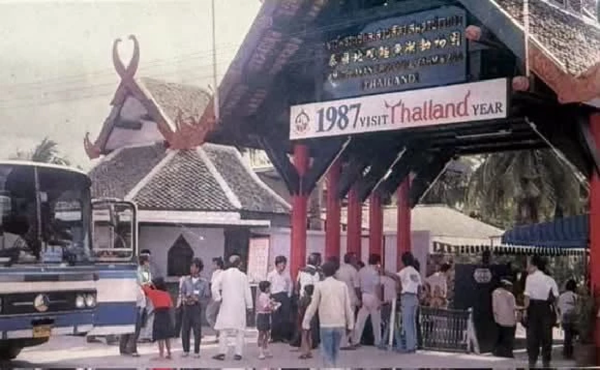 ภาพอดีตหาดูยาก "ฟาร์มจระเข้สมุทรปราการ" จากไวรัลล้านวิว! นั่งดูโชว์คนเดียว