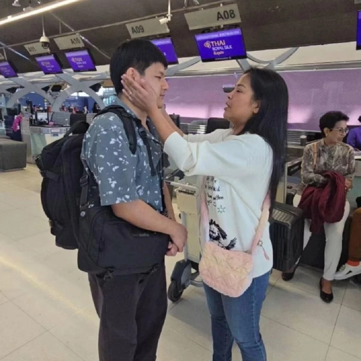 "ตั๊ก ศิริพร" เปิดยอดค่าใช้จ่ายส่ง "น้องภู" ลัดฟ้าเรียนต่ออังกฤษ