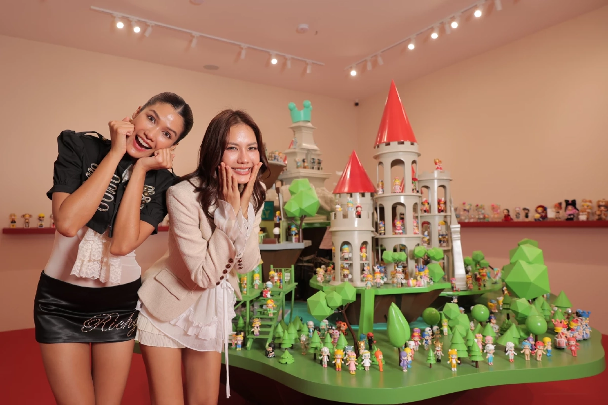 ส่องบรรยากาศงาน  "MOLLY" เนรมิตใจกลางกรุง เป็นจักรวาลอาร์ตทอยระดับโลก