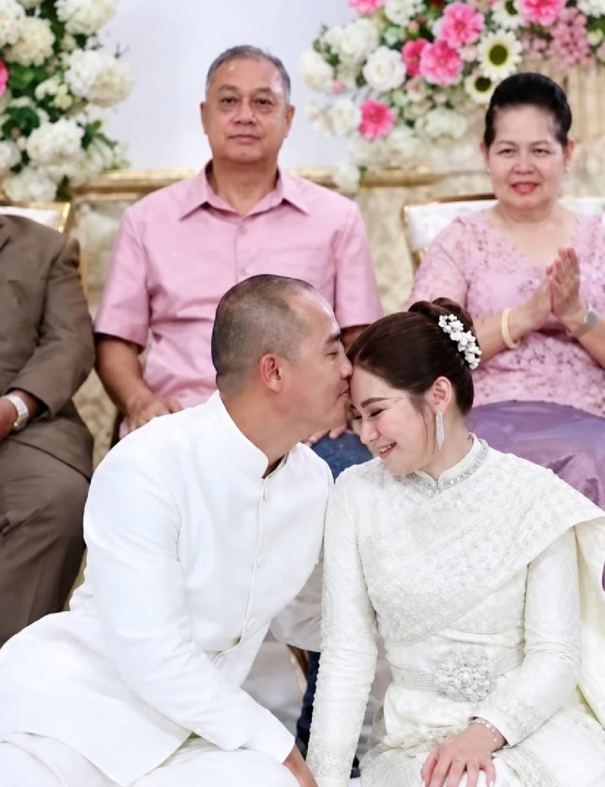 ไม่เคยทำให้ผิดหวัง! พี่สาวคนสนิทจัดเต็ม หลัง "หมอปลาย" แต่งงานฟ้าผ่า