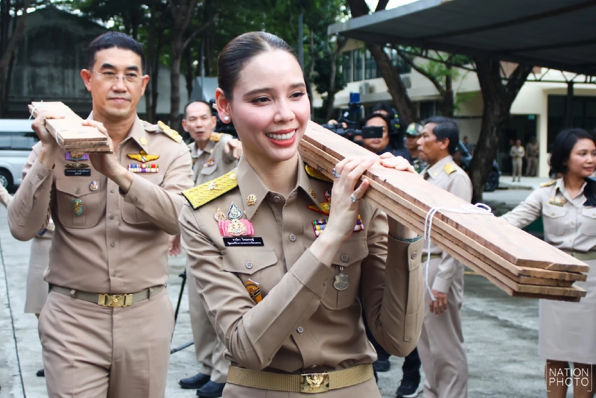 เปิดเลข “ไม้จันทน์หอม” หลังกรมศิลปากรรับมอบ เตรียมใช้สร้างพระโกศจันทน์-หีบพระศพ