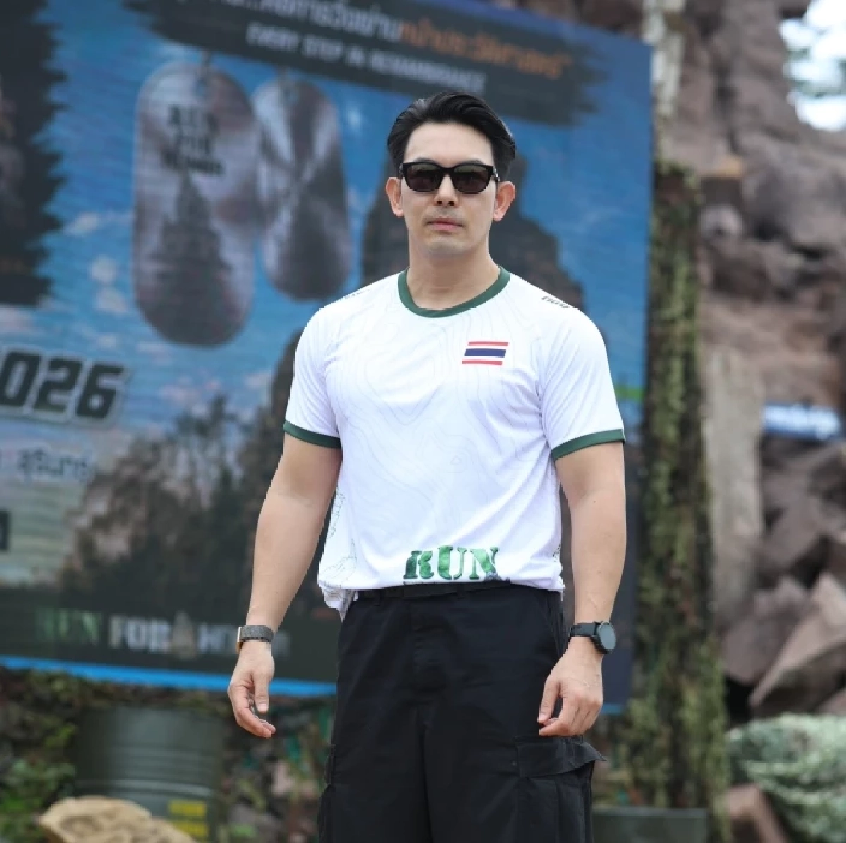 "อั้ม อธิชาติ" ตกใจ! ชี้แจงภาพร่วมเฟรม "อดีตหลวงพ่อโชติ"