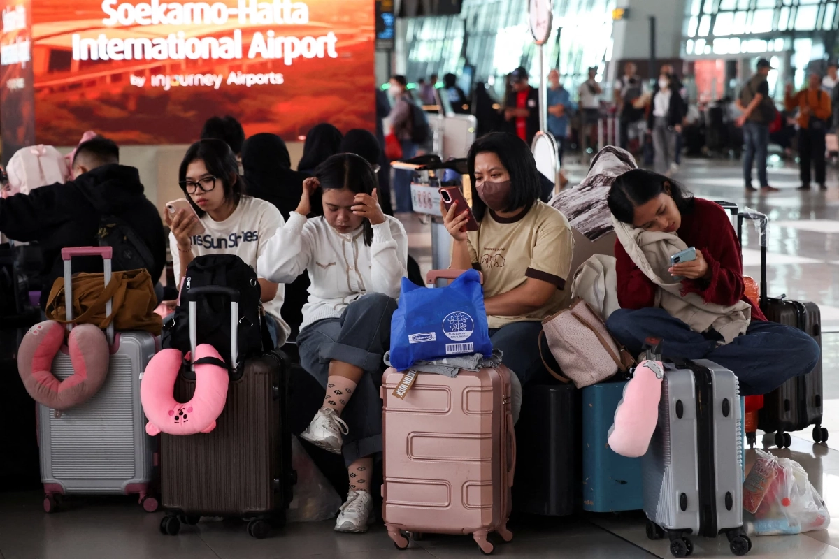 สนามบิน 6 แห่งในอินโดนีเซีย กลับมาเปิดให้บริการแล้ว หลังเถ้าถ่านภูเขาไฟเริ่มจางลง
