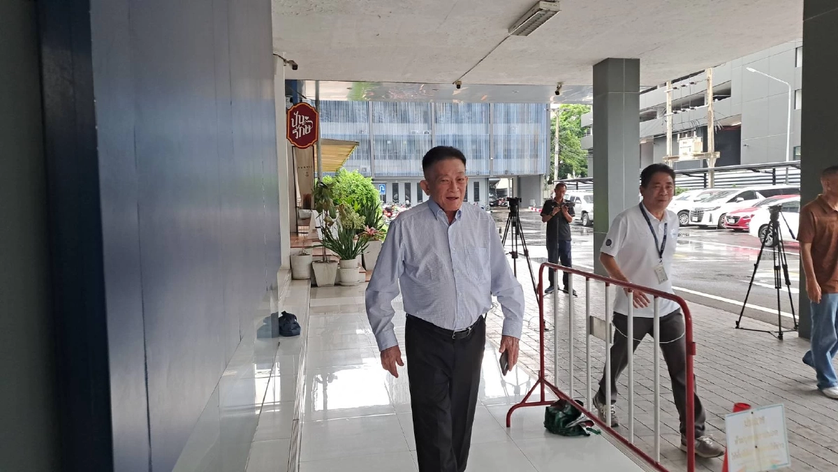 "สมพงษ์ อมรวิวัฒน์" เอาผิดชายปริศนาอ้างชื่อข่มขู่ "ขวัญ อุษามณี"