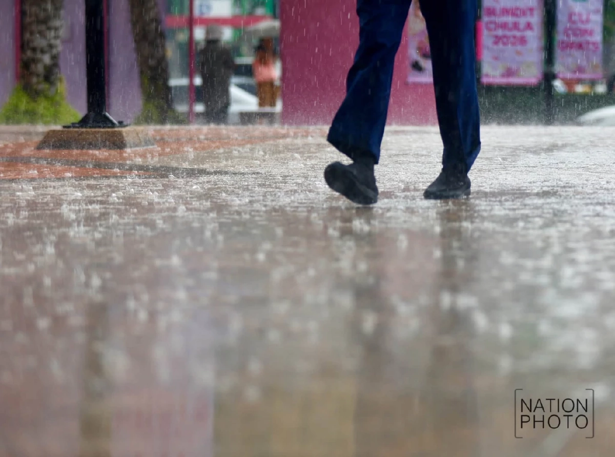 ไขข้อสงสัย ทำไมกรุงเทพฯ ฝนถึงชอบตกตอนเลิกงาน เป๊ะเหมือนนัดไว้