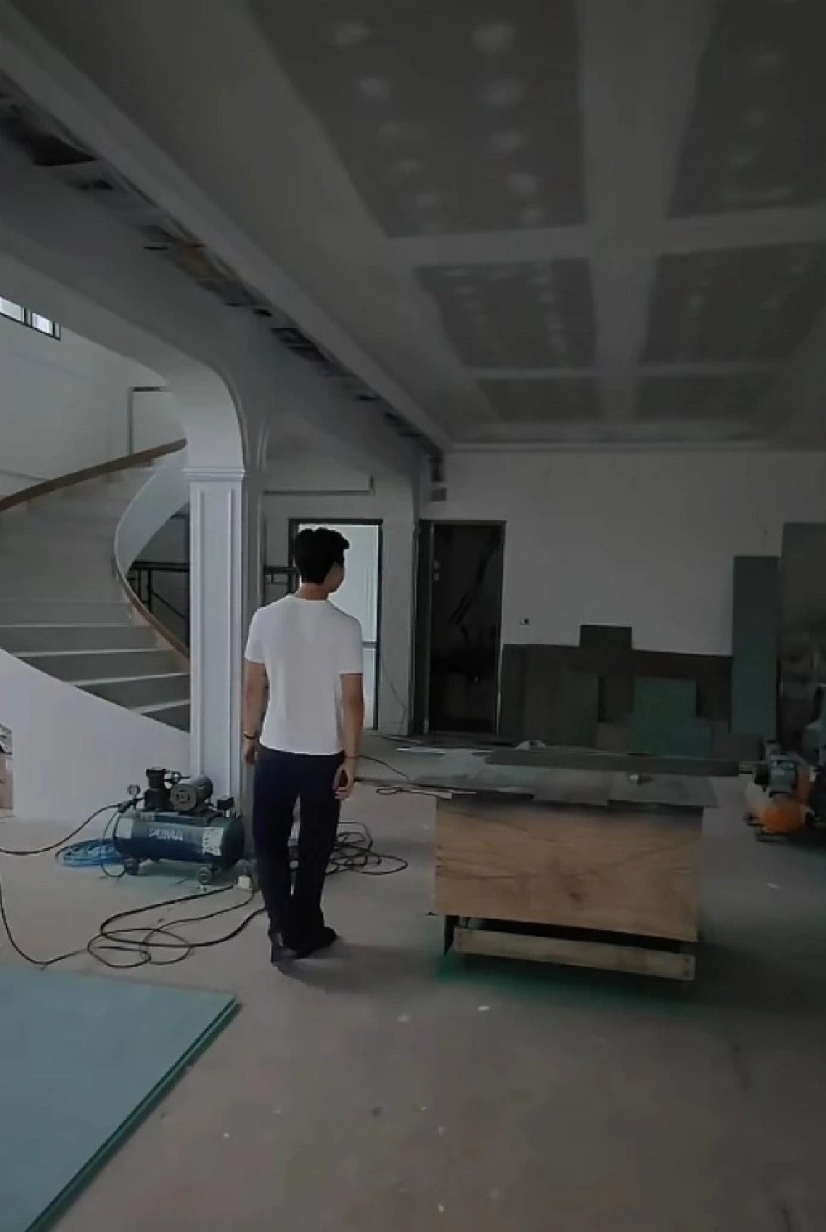 'พีท ทองเจือ' สร้างบ้านใหม่สุดอลังการ 'แม่เจ็ง-โรเตอร์' แท็กทีมตรวจงาน