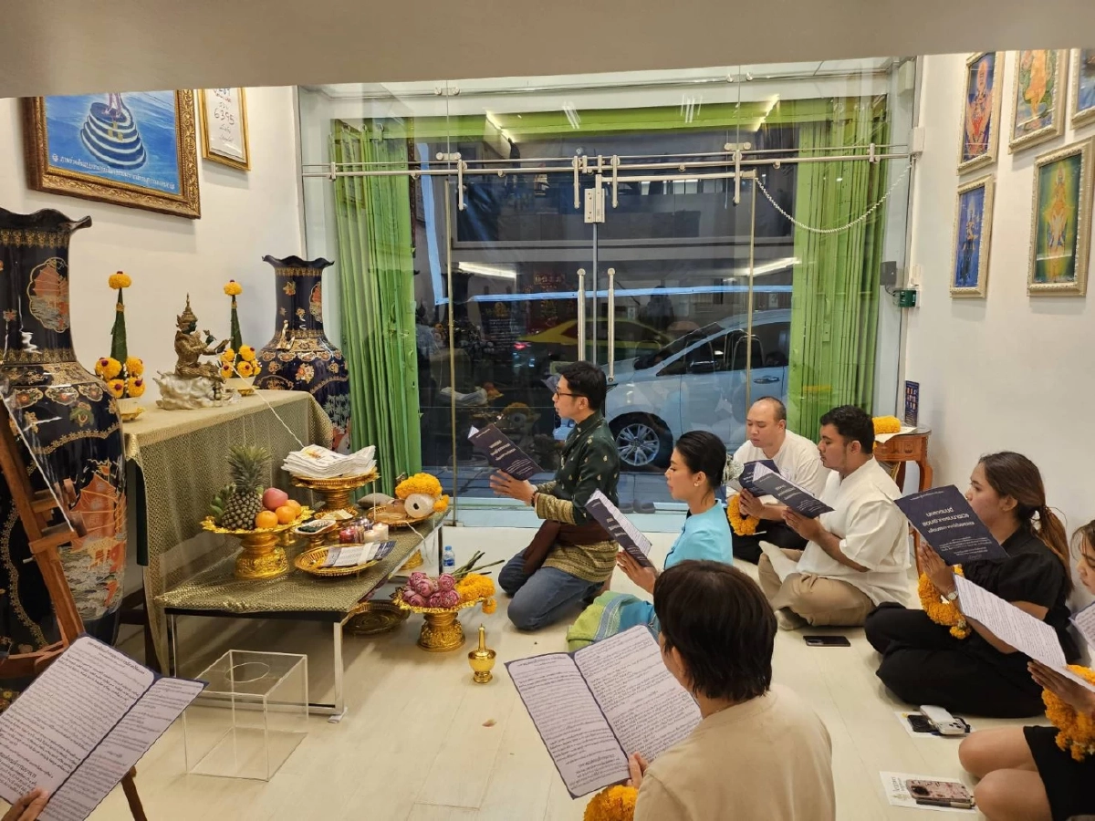 "ปู มัณฑนา" ใจเย็นขึ้นแล้ว เข้ากราบเท้าขอพร "พญาพิเภก" แก้ดวง ชีวิตเปลี่ยน