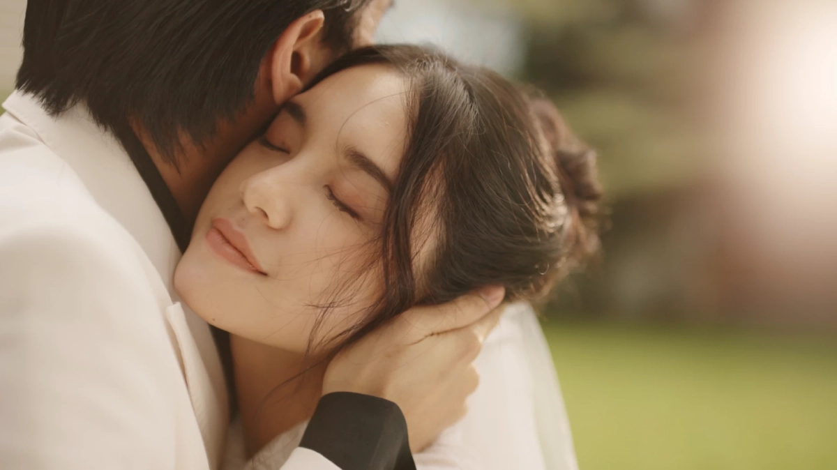 "แบงค์ ปรีติ" ชวน "เฌอปราง" หยิบความทรงจำ "แอม เสาวลักษณ์" ตีความใหม่