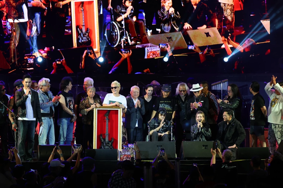 คืนร็อกโคตรเดือด! ขุนพลเพลงร่วมสร้างตำนาน Rock Never Die